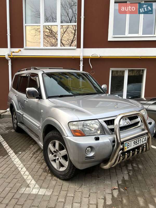 Mitsubishi Pajero wagon (2005)