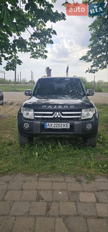 Mitsubishi Pajero wagon (2007)