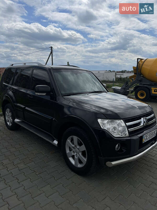 Mitsubishi Pajero wagon (2009)