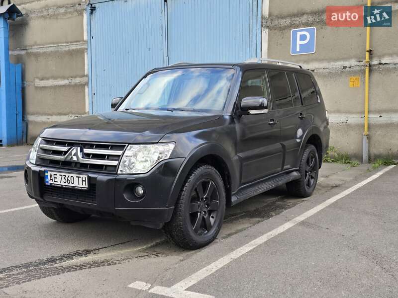 Mitsubishi Pajero wagon (2007)