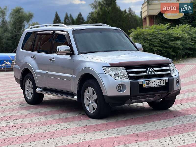 Mitsubishi Pajero wagon (2007)