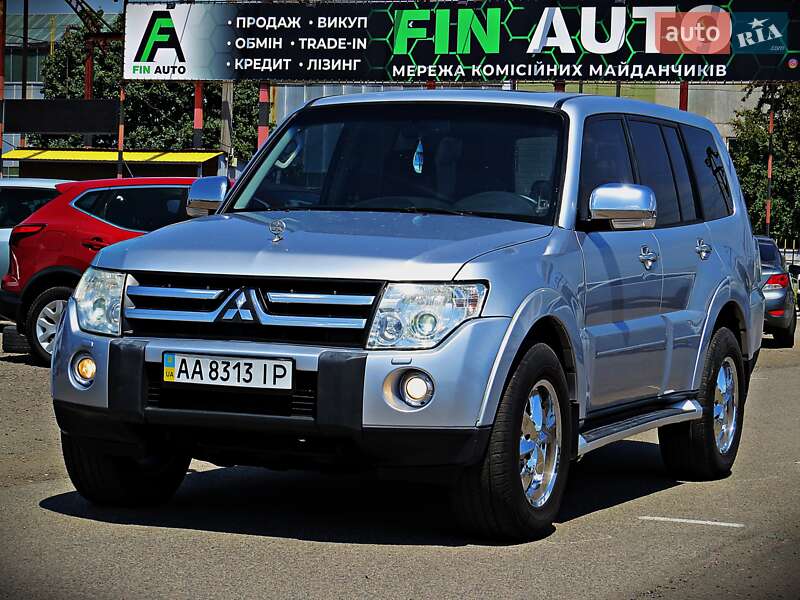 Mitsubishi Pajero wagon (2008)