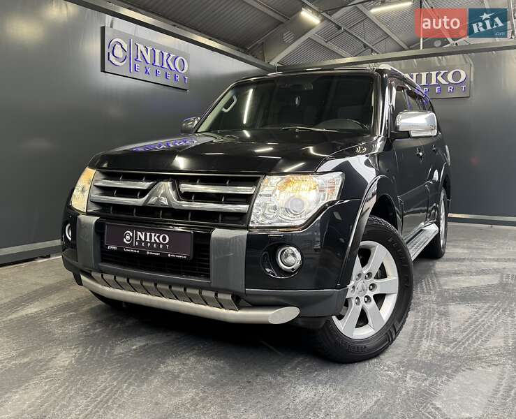 Mitsubishi Pajero wagon (2009)