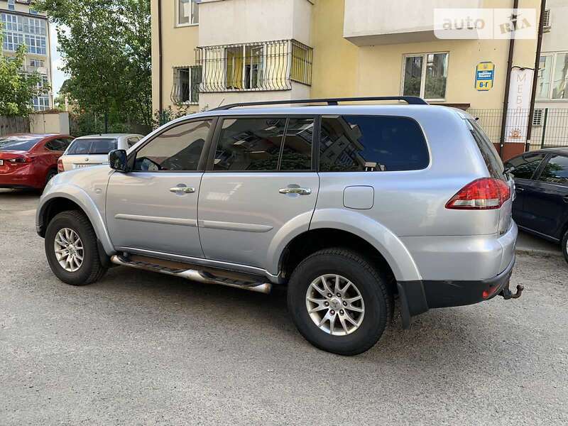 Mitsubishi Pajero sport (2014)