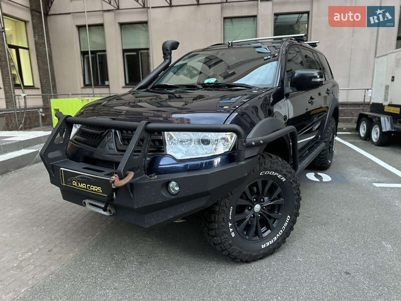 Mitsubishi Pajero (2013)