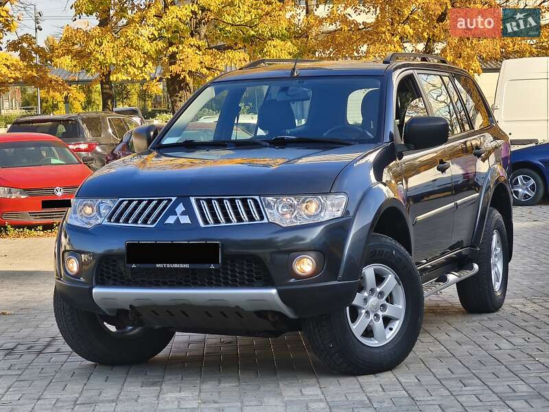 Mitsubishi Pajero (2011)