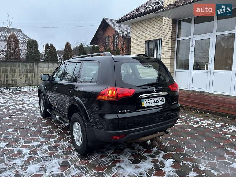 Mitsubishi Pajero (2012)