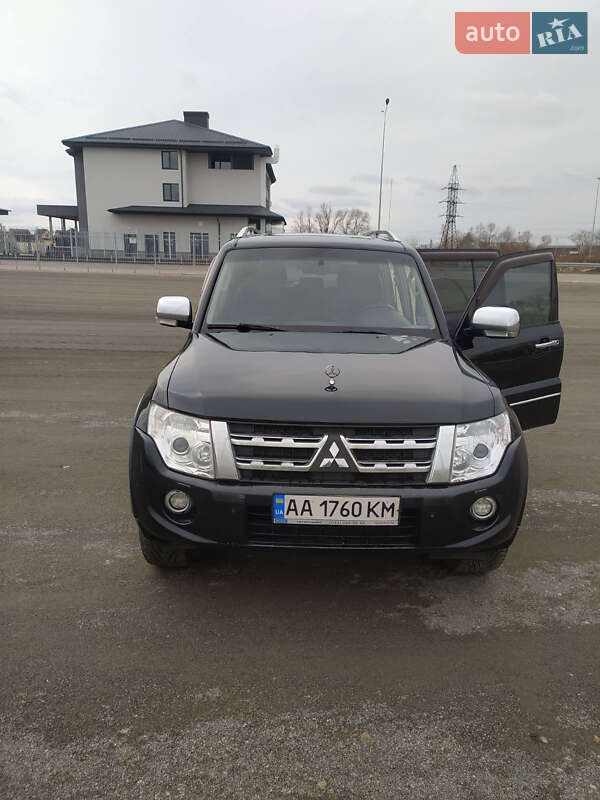 Mitsubishi Pajero (2008)