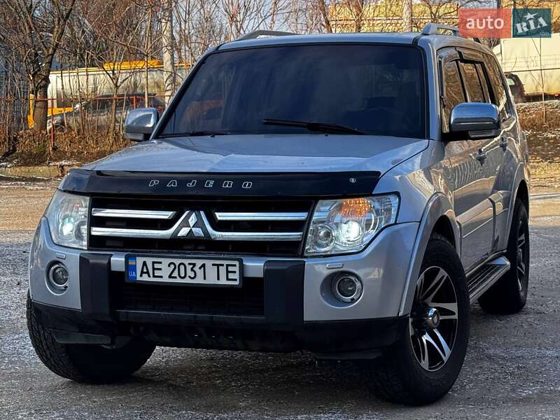 Mitsubishi Pajero (2007)