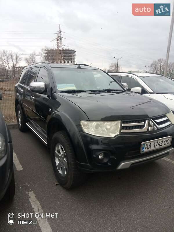 Mitsubishi Pajero (2014)