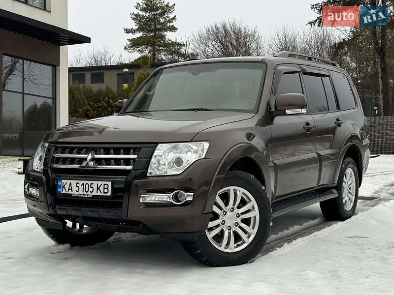 Mitsubishi Pajero (2019)