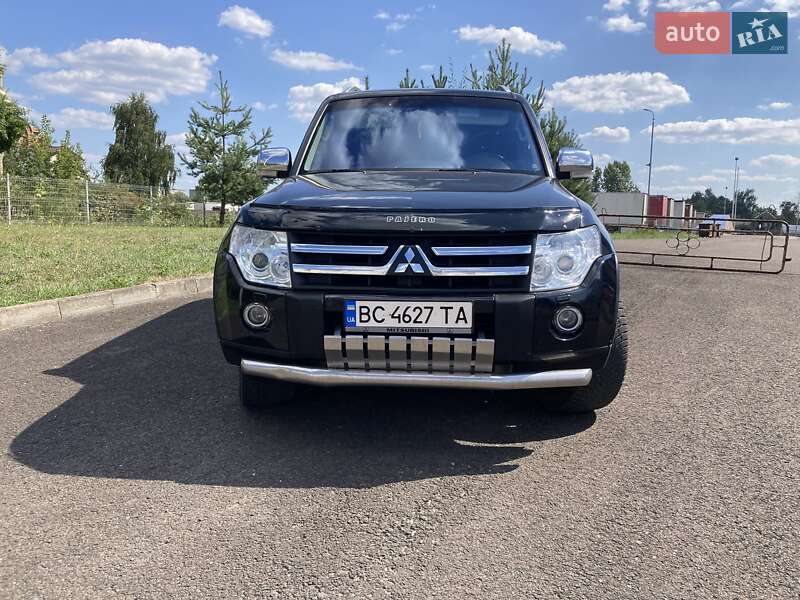 Mitsubishi Pajero (2008)