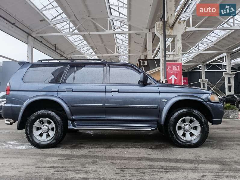 Mitsubishi Pajero (2008)
