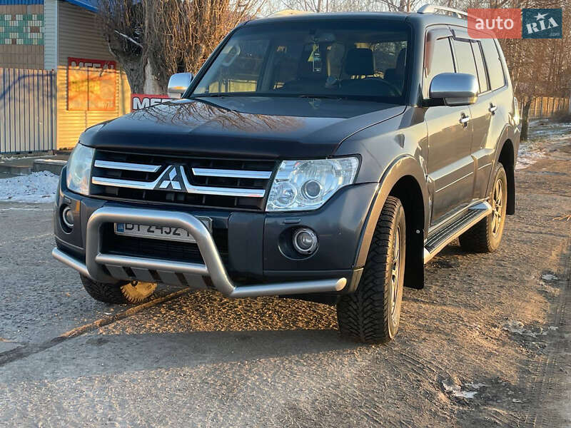 Mitsubishi Pajero (2008)