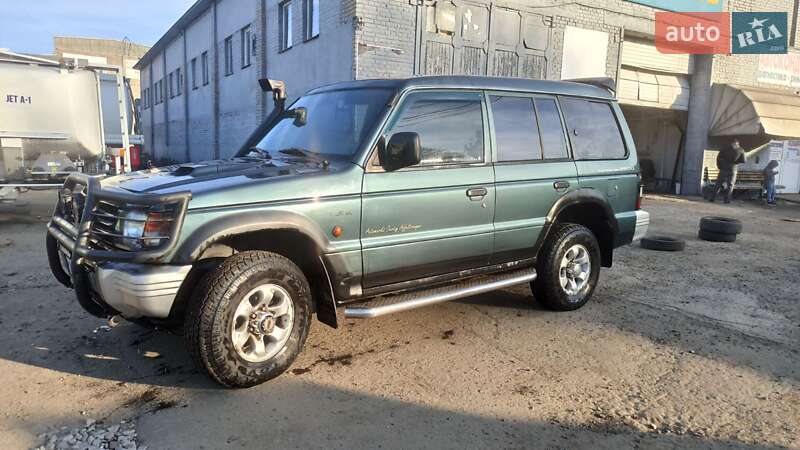 Mitsubishi Pajero (1995)
