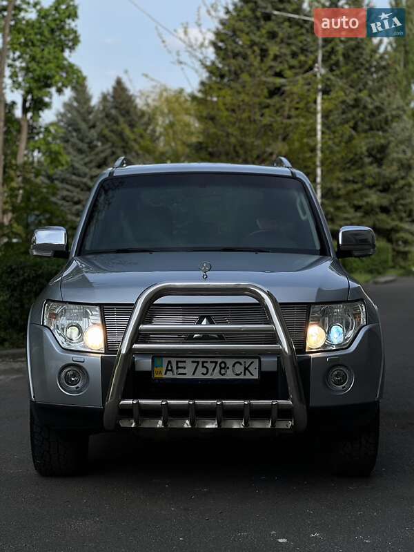 Mitsubishi Pajero (2008)