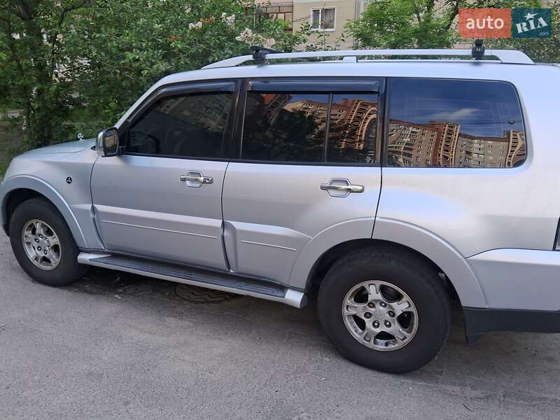 Mitsubishi Pajero (2008)