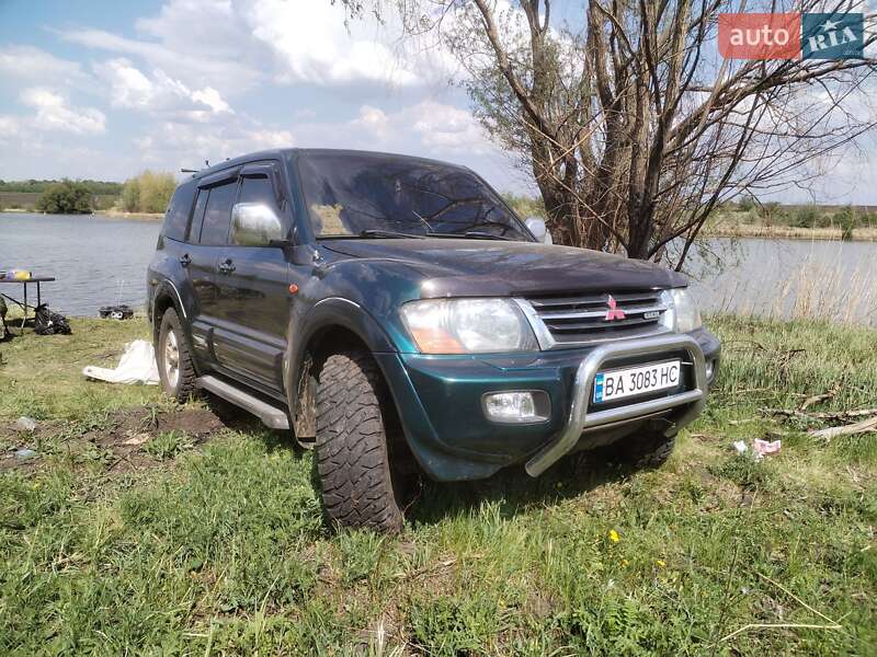 Mitsubishi Pajero (2000)