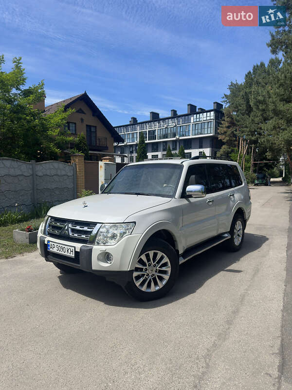 Mitsubishi Pajero (2008)
