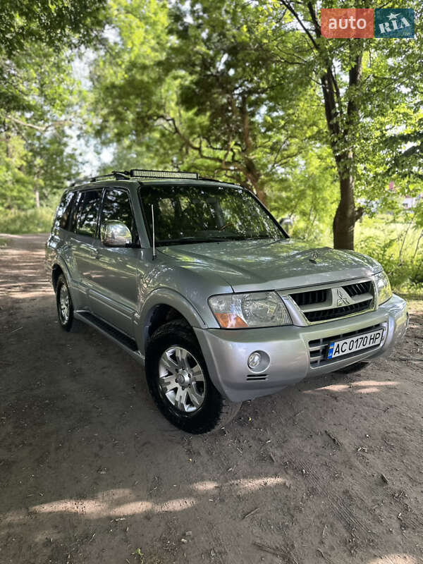 Mitsubishi Pajero (2005)