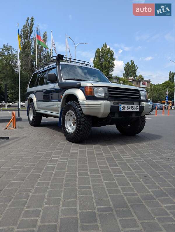 Mitsubishi Pajero (1995)