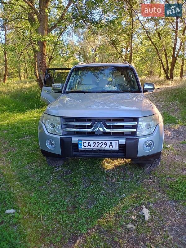 Mitsubishi Pajero (2007)