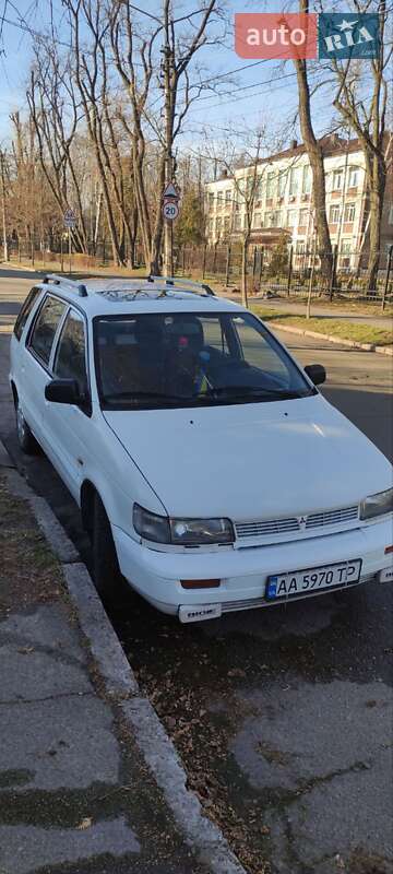 Mitsubishi Space wagon (1993)