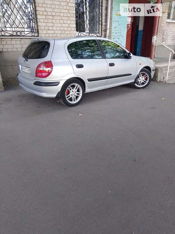 Nissan Almera (2002)