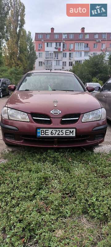 Nissan Almera (2002)