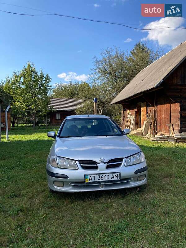 Nissan Almera (2003)