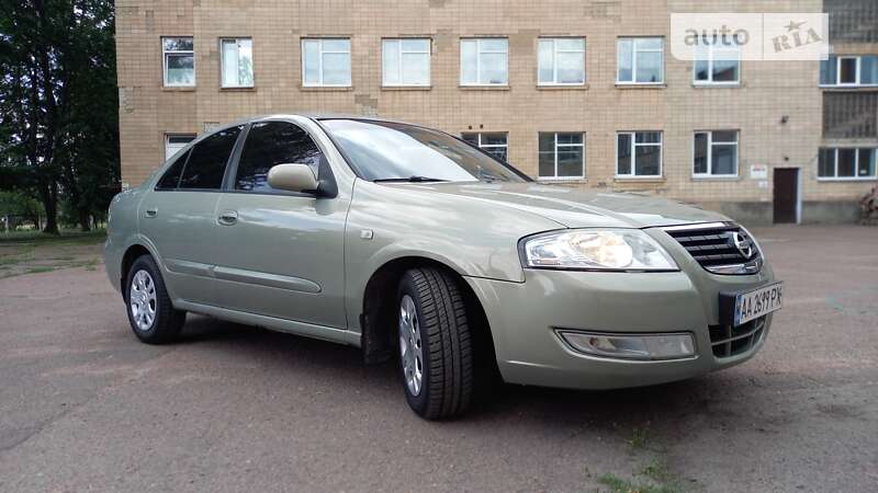 Nissan Almera (2010)