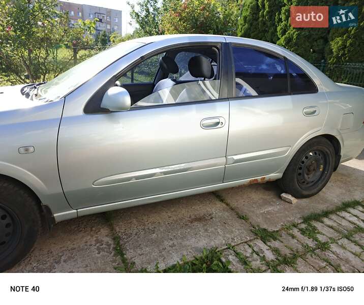 Nissan Almera (2006)