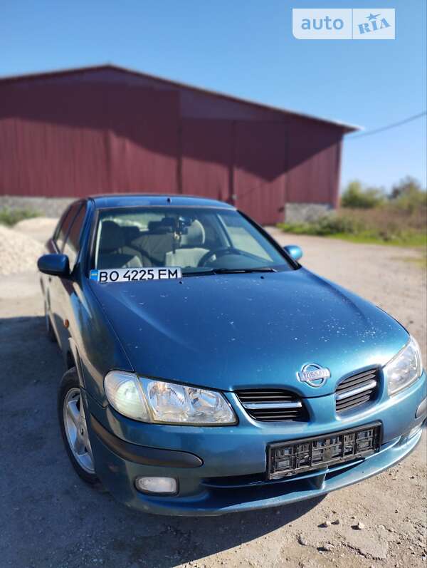 Nissan Almera (2002)
