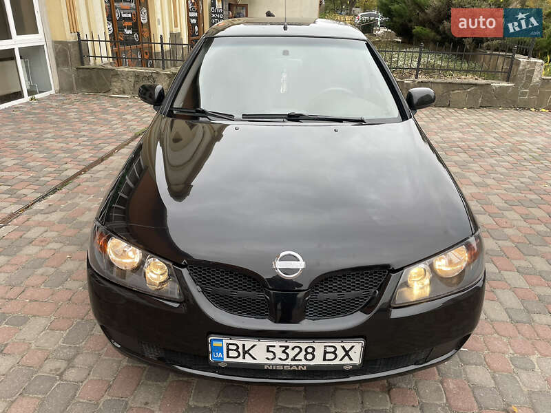 Nissan Almera (2006)