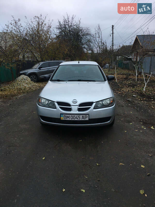 Nissan Almera (2003)