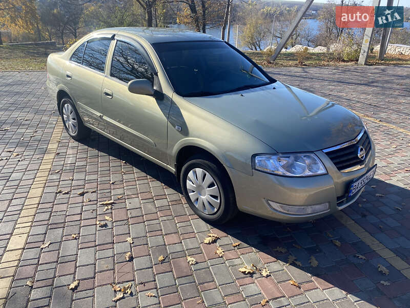 Nissan Almera (2010)