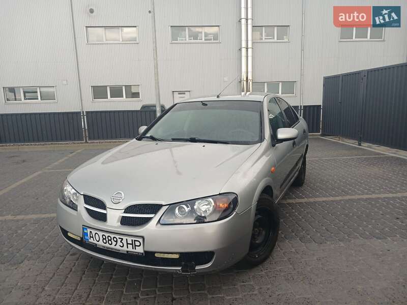 Nissan Almera (2005)