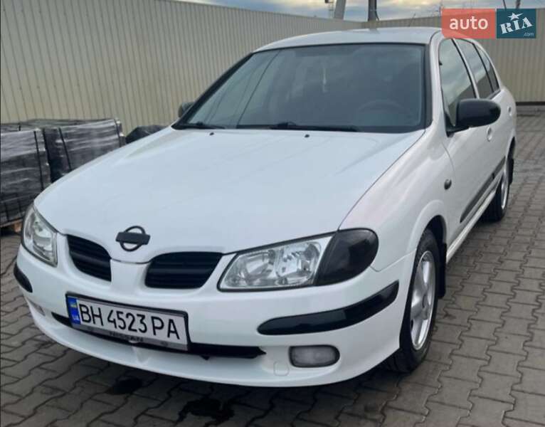Nissan Almera (2001)