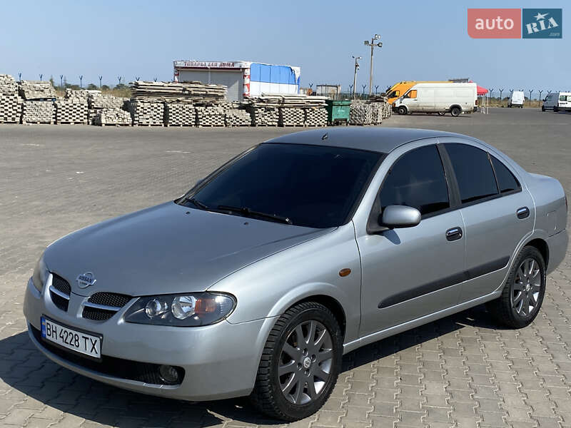 Nissan Almera (2003)