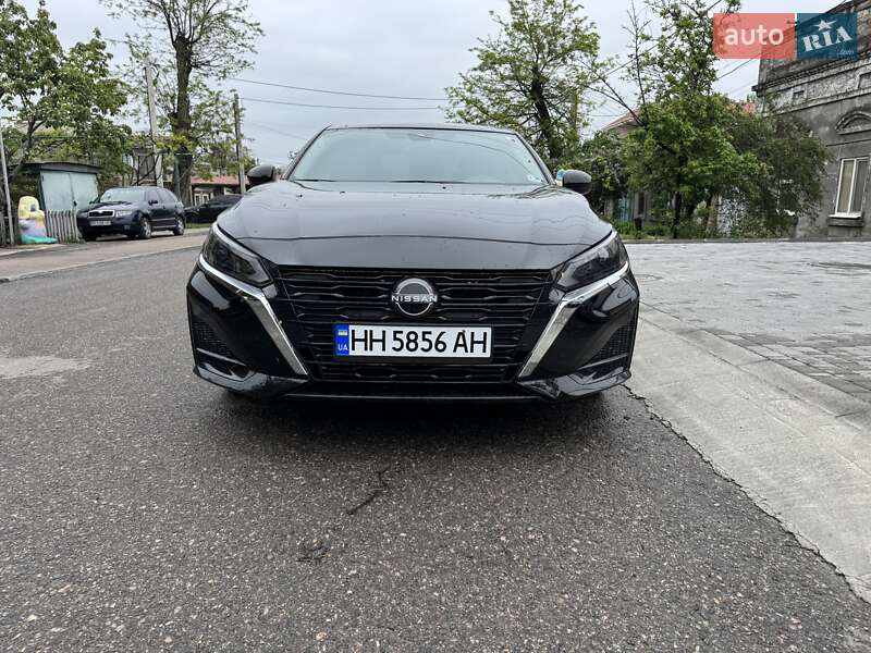 Nissan Altima (2023)