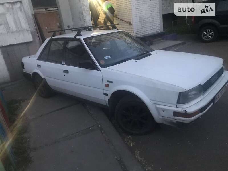 Nissan Bluebird (1988)