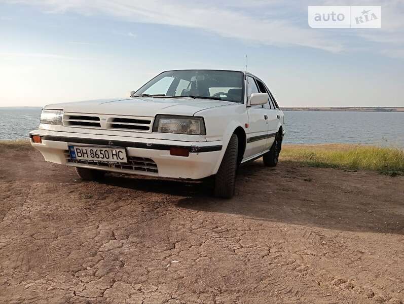 Nissan Bluebird (1990)