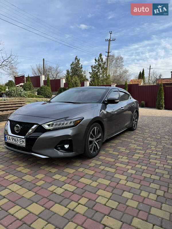 Nissan Maxima (2021)