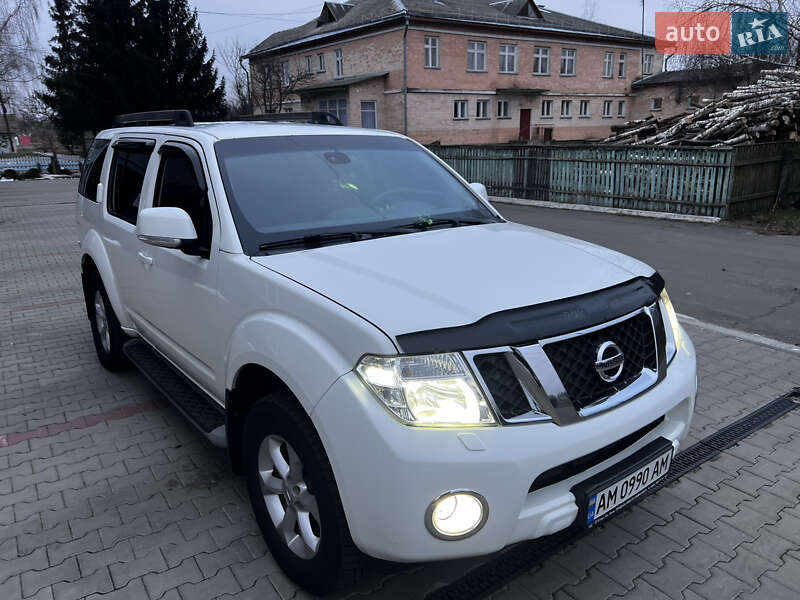 Nissan Pathfinder (2011)