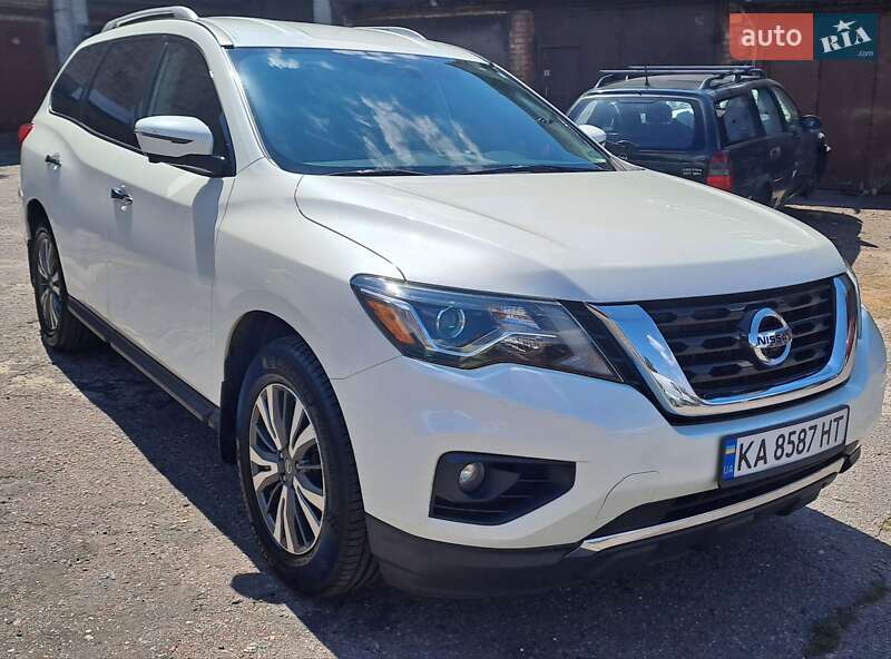Nissan Pathfinder (2016)