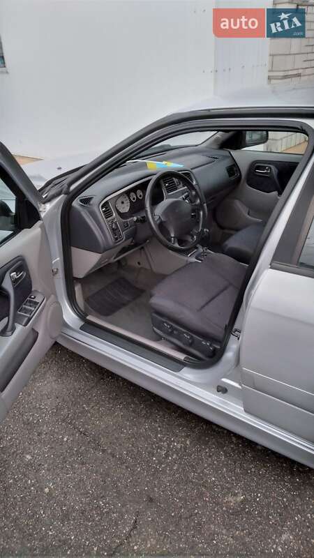 Nissan Primera (2002)