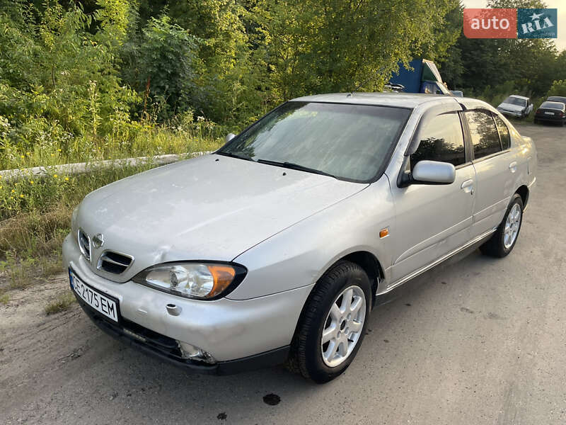 Nissan Primera (2001)