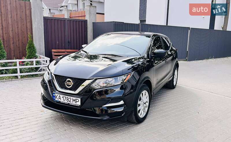 Nissan Rogue sports (2020)