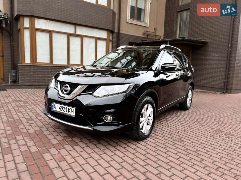 Nissan Rogue (2015)