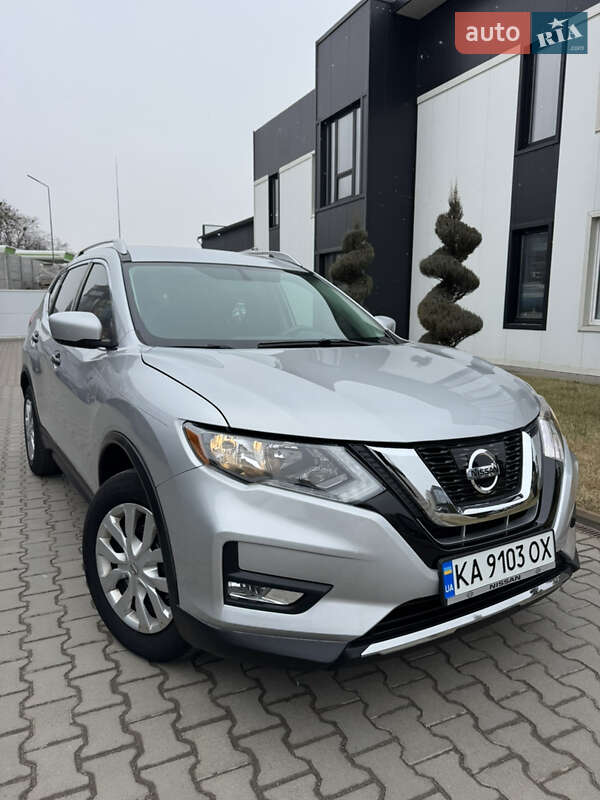 Nissan Rogue (2017)